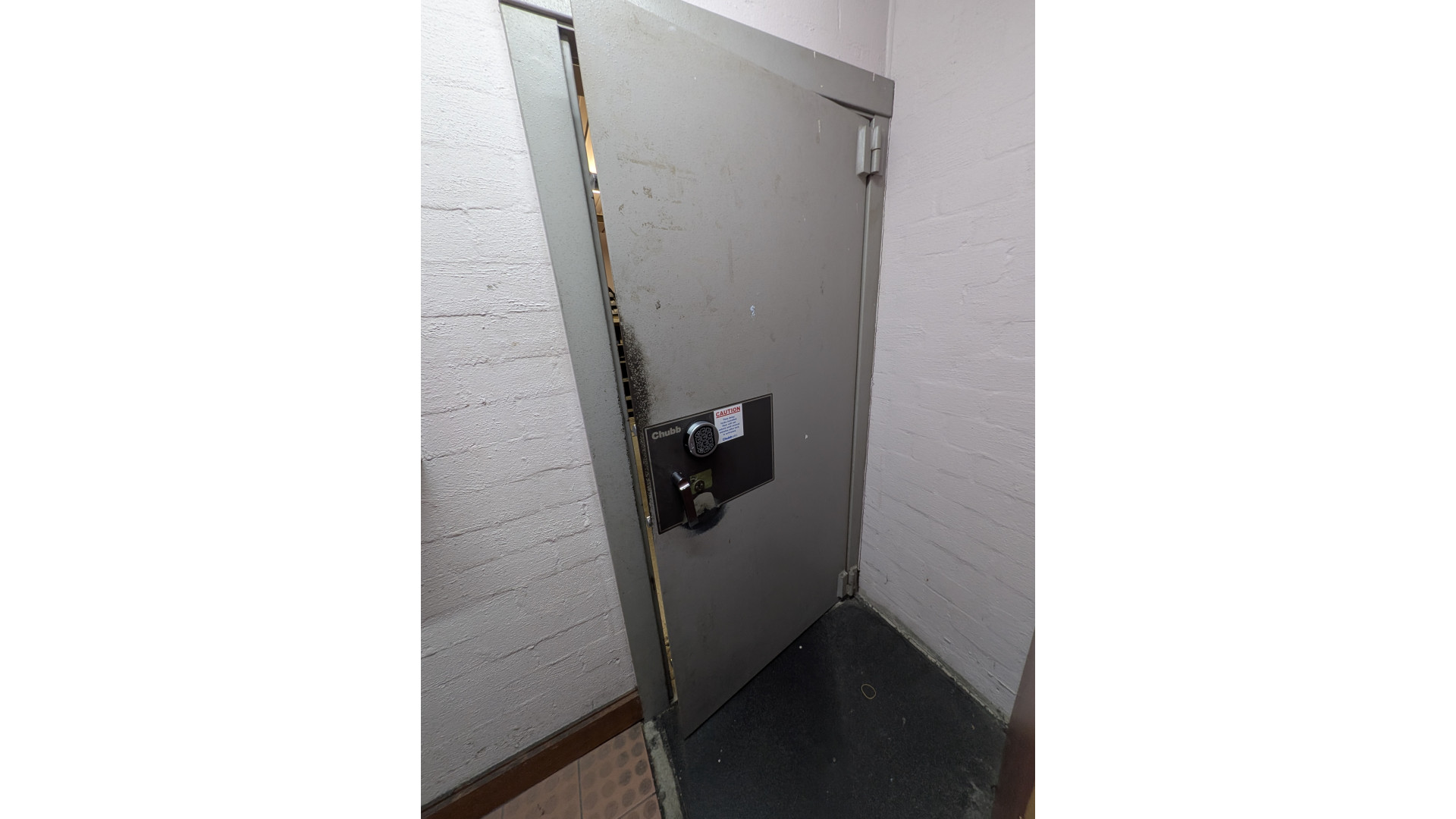 https://locksdownunder.com.au/store/image/cache/catalog/PXL20250603004154242-1920x1080.jpg