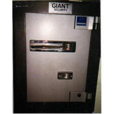 Giant Safe 001