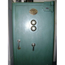 Chubb Old Dual Dial Safe 100F Chubb Old Dual Dial Safe 100F