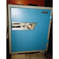 Crown Safe 001