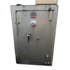 Dyke Safe 002