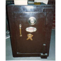 Kelly Safe 004