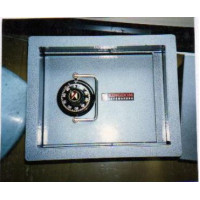 Kingdom Vesta Floor Safe 002