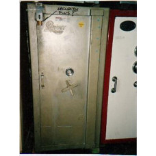 Ratner Safe 007
